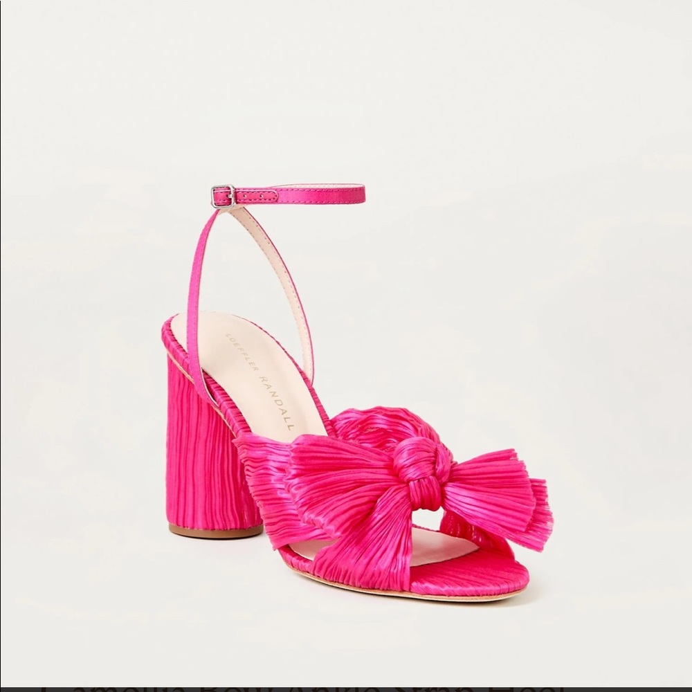 New in box Loeffler Randall Camellia